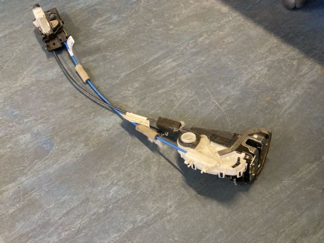 Honda Vezel RU3 RF Door Actuator