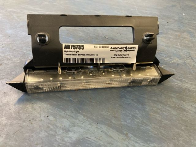 Toyota Ractis SCP100 2005-2009 High Stop Light