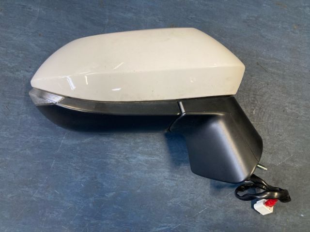 Toyota Corolla ZRE212 RF Door Elec Mirror (7 Wire)
