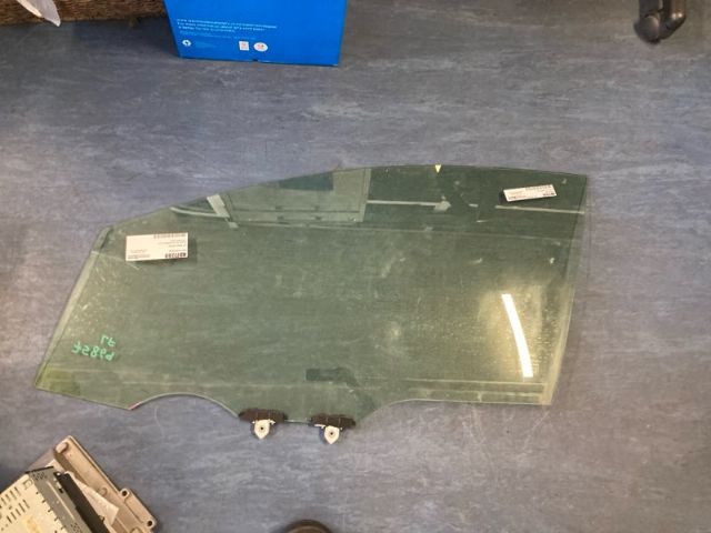 Toyota Corolla ZRE212 LF Door Glass