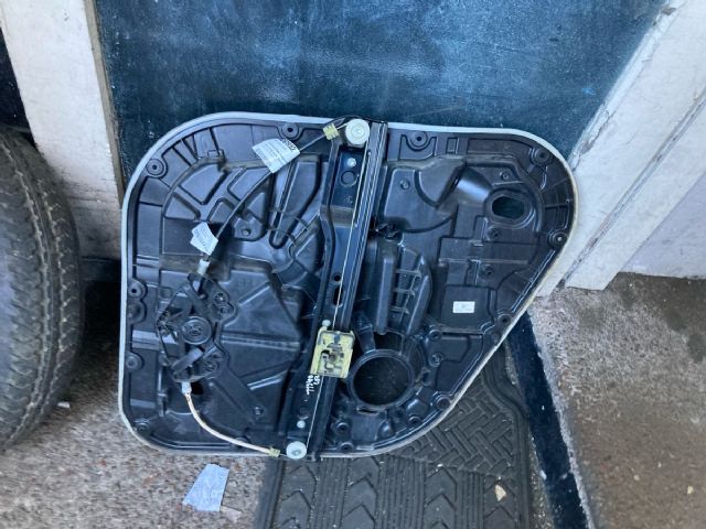 Volvo XC90 XC90 2014-2018 LR Door Elec Regulator