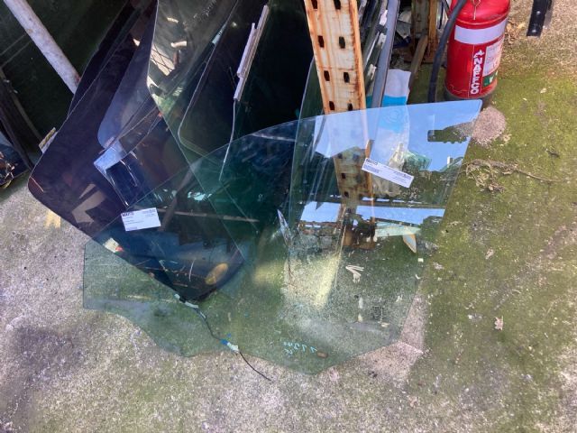 Volvo XC90 XC90 2014-2018 LF Door Glass
