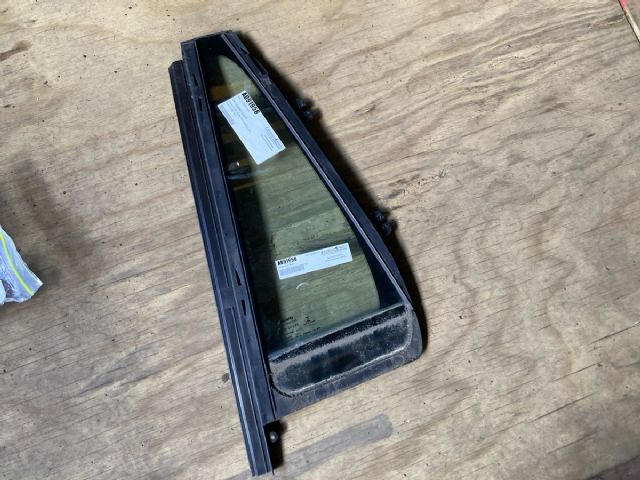Volvo XC90 XC90 2014-2018 LR Quarter Glass