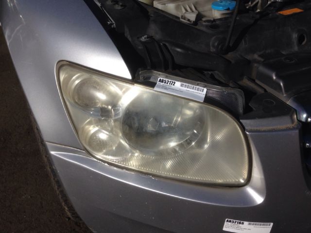 Nissan Stagea M35 2001-2004 R Headlight