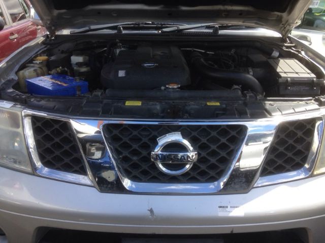 Nissan Pathfinder R51 08/05-12/12 Grille