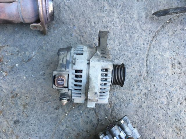 Toyota Hiace TRH200 Alternator