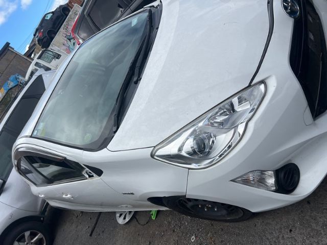 Toyota Aqua NHP10 2015-2017