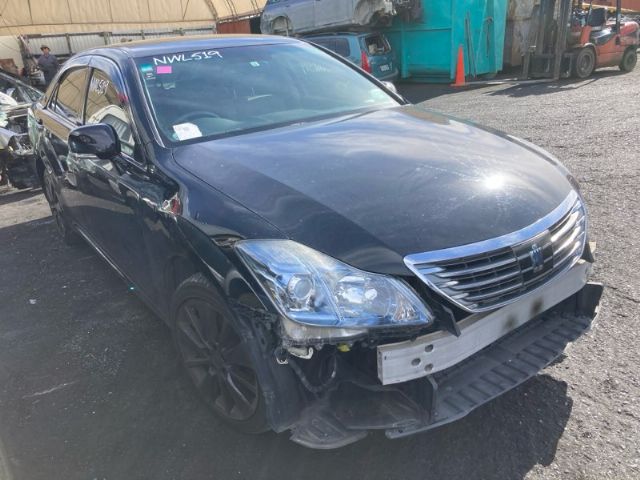 Toyota Crown GRS204