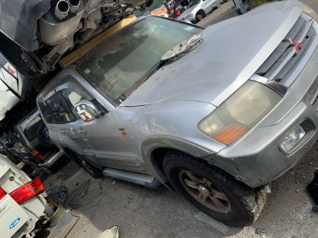 Mitsubishi Pajero V75W