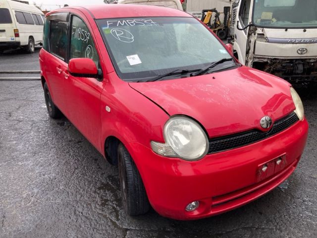 Toyota Sienta NCP81