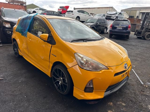 Toyota Aqua NHP10 2011-2015