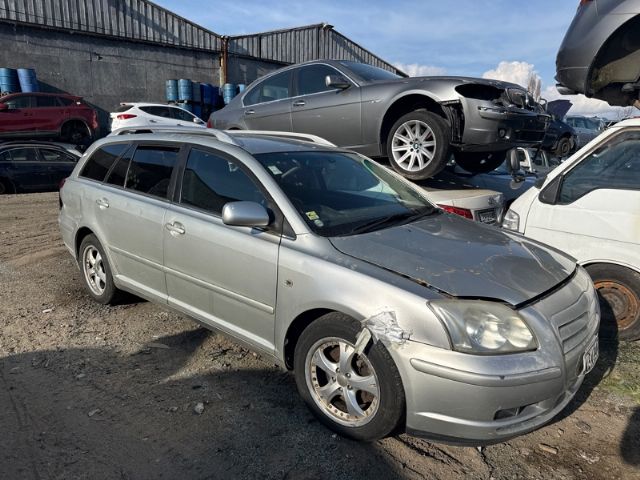 Toyota Avensis AZT255