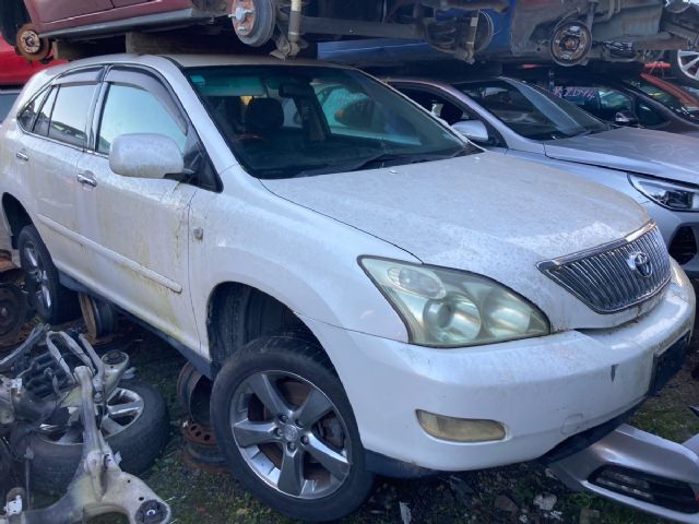 Toyota Harrier GSU35