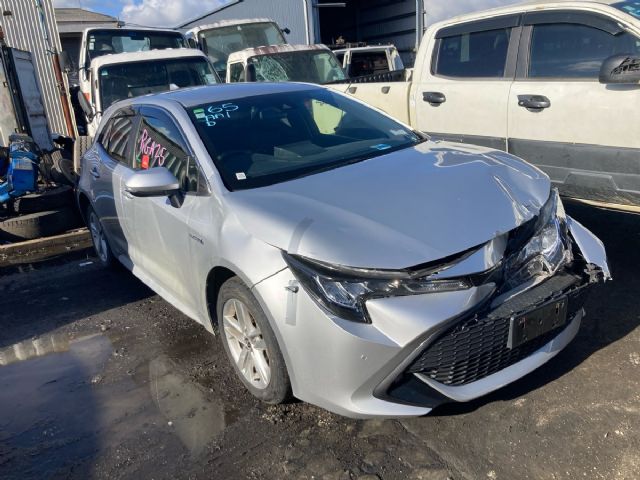 Toyota Corolla ZWE211
