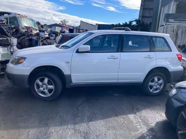 Mitsubishi Airtrek CU4W